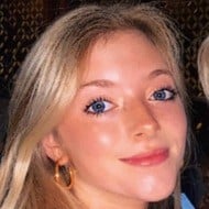 Riley Mae Lewis, 22 (TikTok明星)