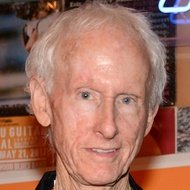 Robby Krieger, 78 (吉他手)