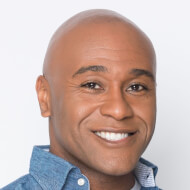 Robert E Blackmon, 56 (时装设计师)