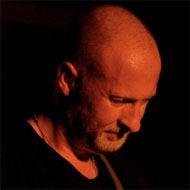 Robert Mould, 65 (吉他手)