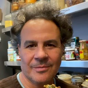 Roberto Petersen, 57 (Chef)