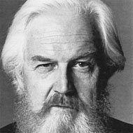 Robertson Davies (1913 - 1995) (小说家)