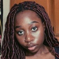 Robyn L, 21 (TikTok Star)