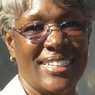 Rochelle Alers, 62 (小说家)