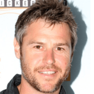 Rodger Corser, 52 (电视演员)