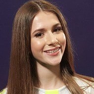 Roksana Wegiel, 19 (流行歌手)