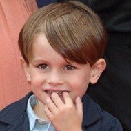 Roman Wingrove, 9 (Membro De Família)