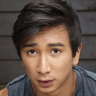 Román Zaragoza, 29 (Diễn viên truyền hình)