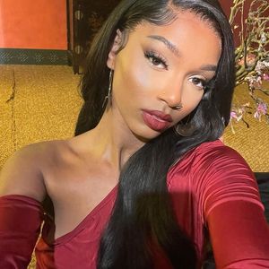 Ronisia, 24 (TikTok Star)
