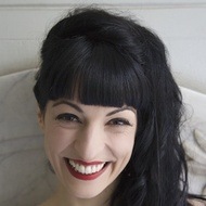 Roser Amills, 50 (记者)