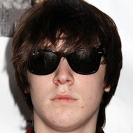 Ross Farrelly, 26 (摇滚歌手)