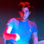 Ross Jarman, 41 (鼓手)