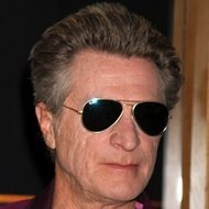 Ross Valory, 75 (贝斯手)