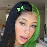 Celebrities born on November 27