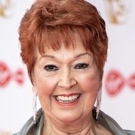 Ruth Madoc (1943 - 2022) (电视女演员)