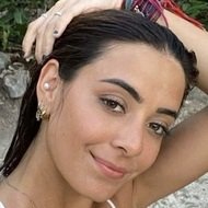 Sabina Hidalgo, 24 (流行歌手)