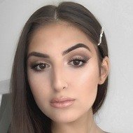 Sabrina Koun, 20 (YouTube Star)