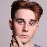 Sam Tompkins, 26 (R&B歌手)