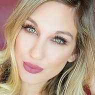 Samantha March, 36 (Blogger)