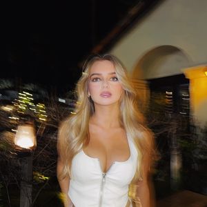 Samantha Riehl, 25 (TikTok Star)