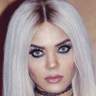 Samantha Scarlette, 35 (Rock Singer)