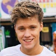 Sander Helmers-Olsen, 28 (流行歌手)