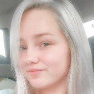 Sandra Decker, 25 (TikTok Star)