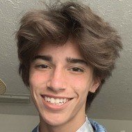 Sant Scott, 22 (TikTok明星)