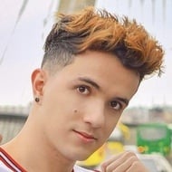 Santi Casta, 21 (TikTok明星)