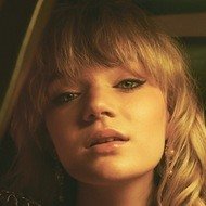 Sapphire, 21 (Pop Singer)