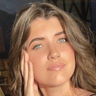 Sara Joy, 22 (YouTube Star)