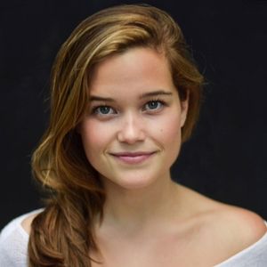 Sarah Catherine Hook, 33 (Movie Actress)