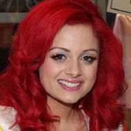 Sarah De Bono, 30 (流行歌手)