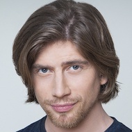 Sarazar, 40 (YouTube Star)