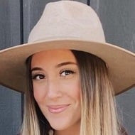 sar_carollyn, 28 (TikTok Star)