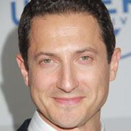 Sasha Roiz, 52 (Acteur de télévision)