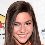 Savannah Lathem, 27 (Atriz De Televisão)