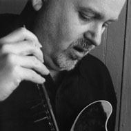 Scott Fields, 69 (吉他手)