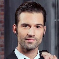 Sean Dhondt, 40 (电视节目主持人)