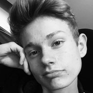 Sebastian Feichtinger, 25 (TikTok明星)