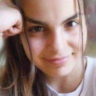 Seniora Elis, 27 (YouTube Star)