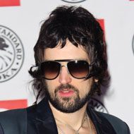 Sergio Pizzorno, 44 (吉他手)