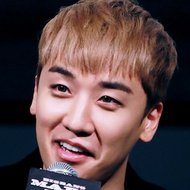 Seungri, 33 (流行歌手)