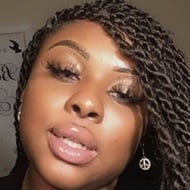 Shania Dean, 24 (TikTok明星)