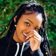 Shania Love, 27 (YouTube明星)