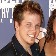 Shannon Lawson, 52 (Cantante country)