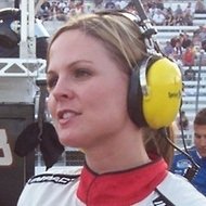 Shannon Spake, 49 (Comentarista Deportivo)