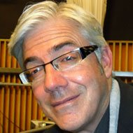 Shaun Micallef, 61 (喜剧演员)