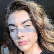 Shauna Davitt, 23 (TikTok Star)