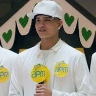 Shin Peniel, 30 (Pop Singer)